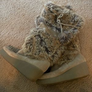 Fur boots